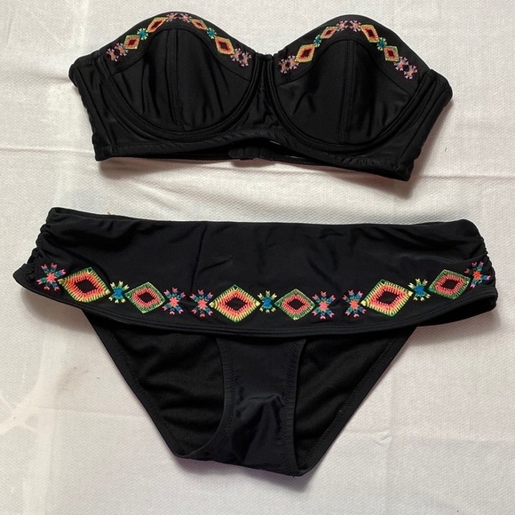 Jessica Simpson Two Piece Bathing Suit size Small (BB) - Picture 1 of 5